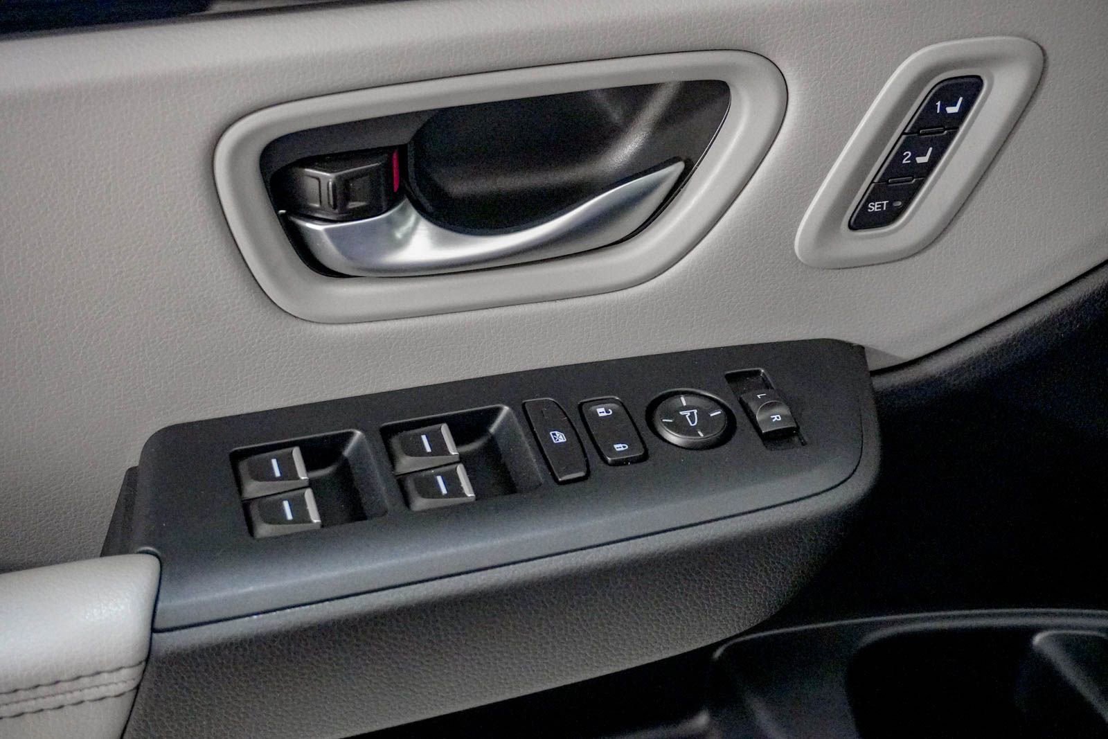 Certified 2025 Honda Pilot Touring image 18