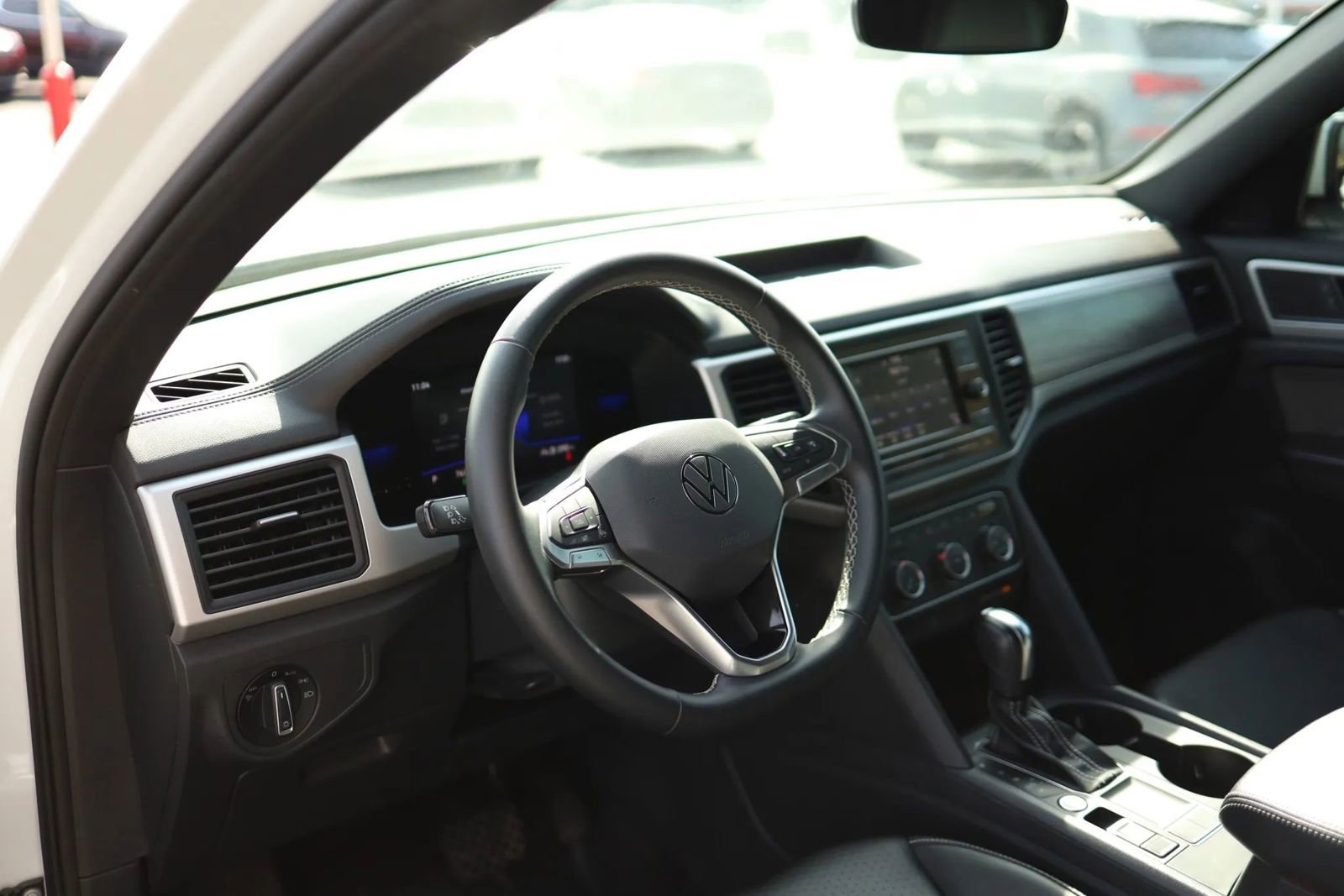 Used 2022 Volkswagen Atlas Cross Sport SE image 18