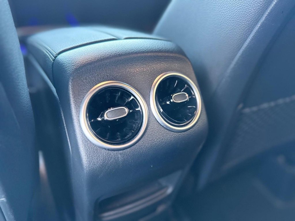 Used 2025 Mercedes-Benz GLA 250 4MATIC w/ Exclusive Package image 19