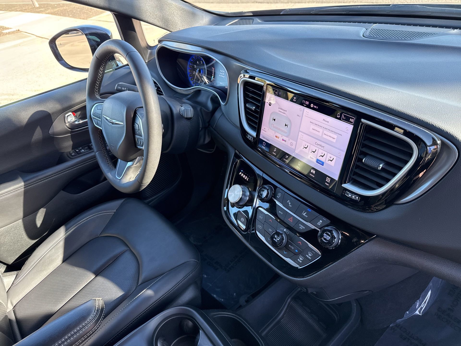 Used 2025 Chrysler Pacifica Select image 35