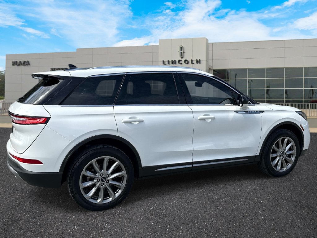 Used 2022 Lincoln Corsair AWD w/ Premium Package image 3