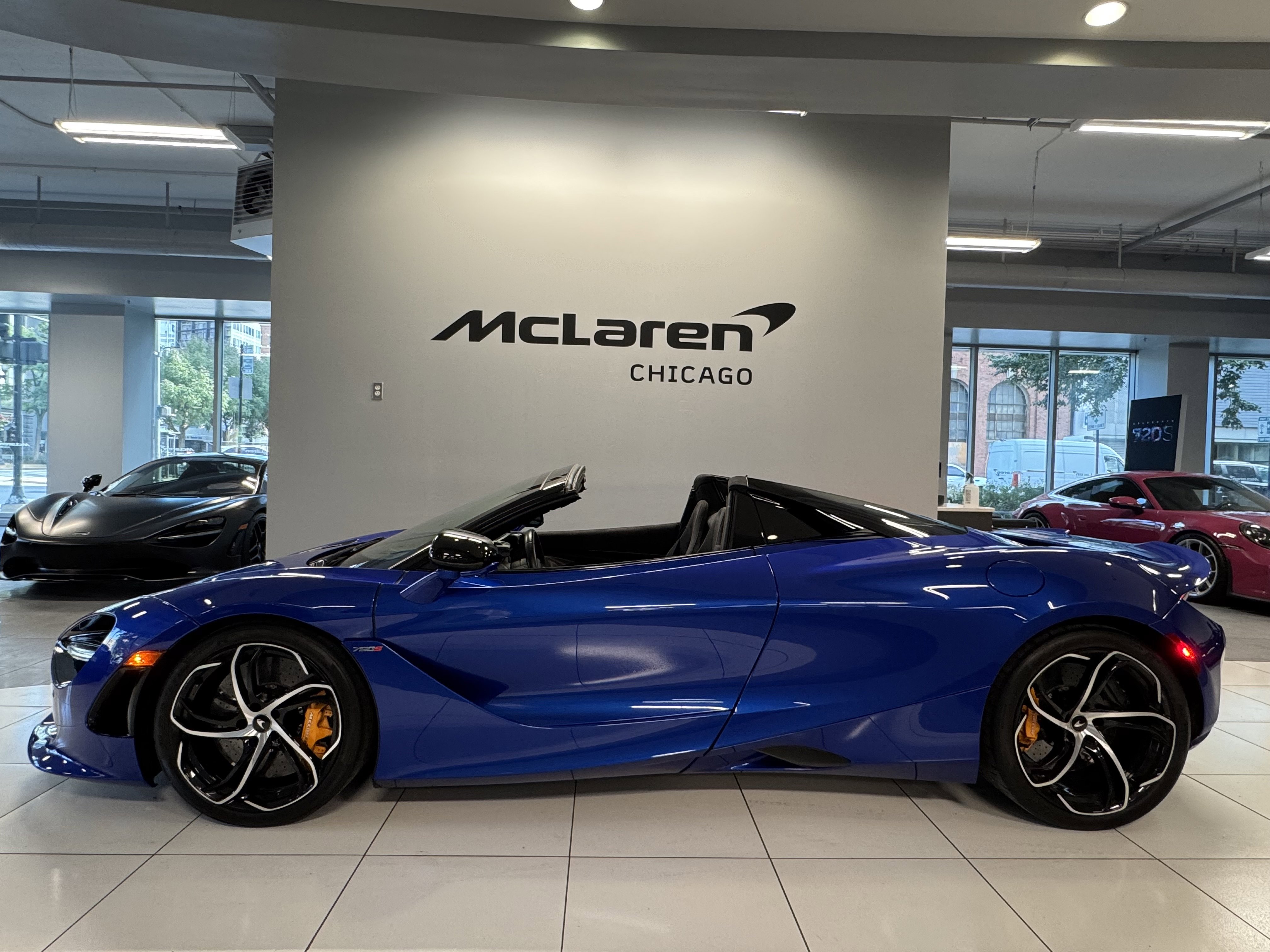 Used 2024 McLaren 750S Spider image 2