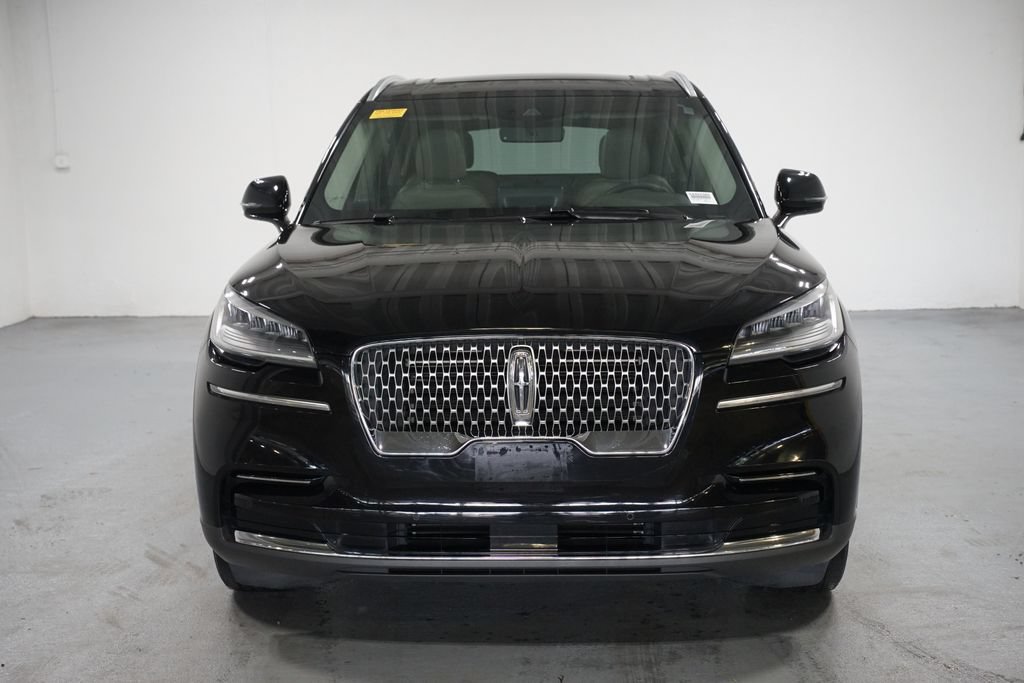 Used 2023 Lincoln Aviator 2WD w/ Premium Package image 2