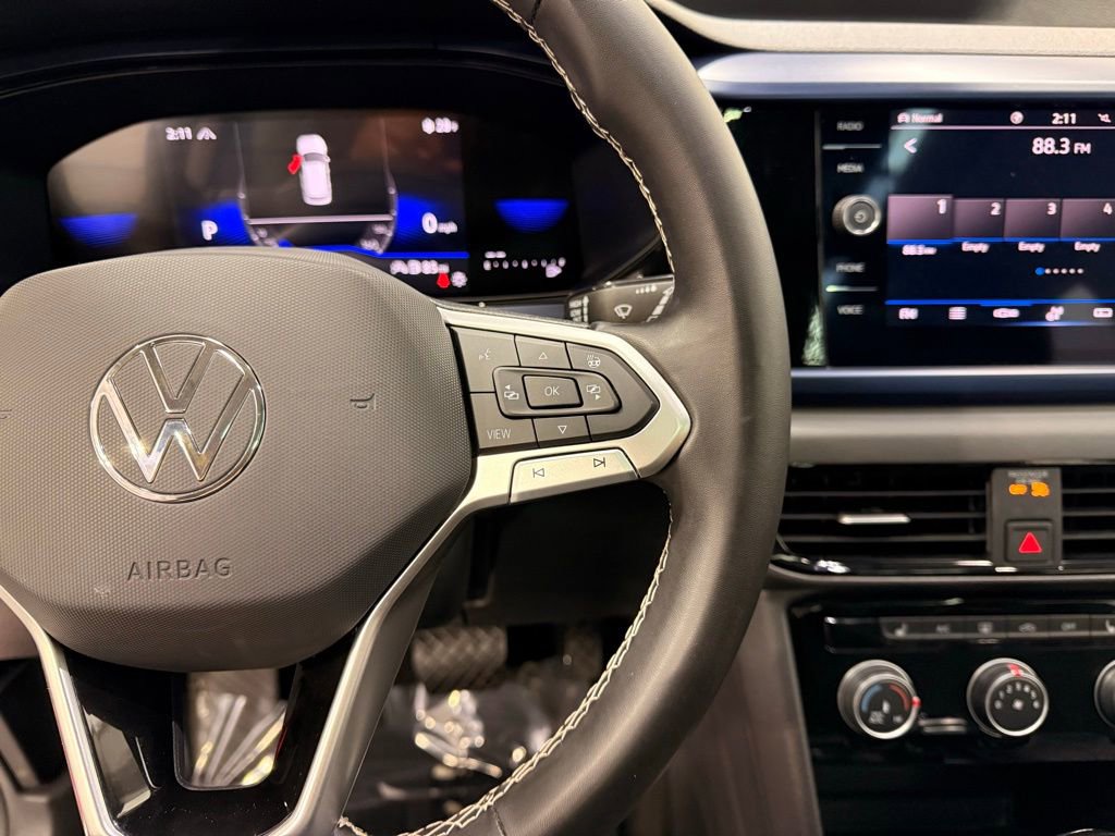 Used 2023 Volkswagen Taos SE w/ Panoramic Sunroof Package image 14