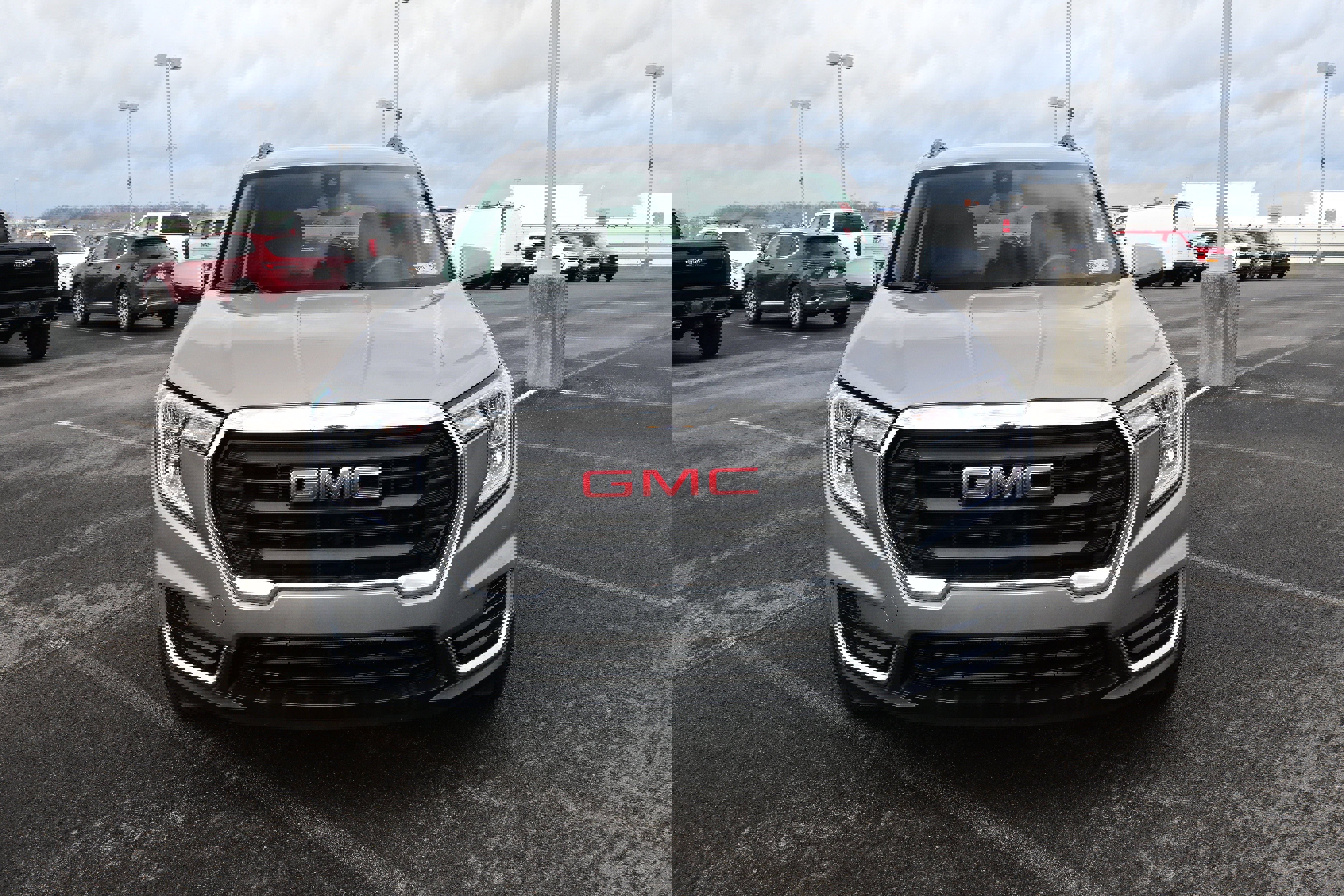 Used 2023 GMC Terrain SLE w/ Driver Convenience Package image 3