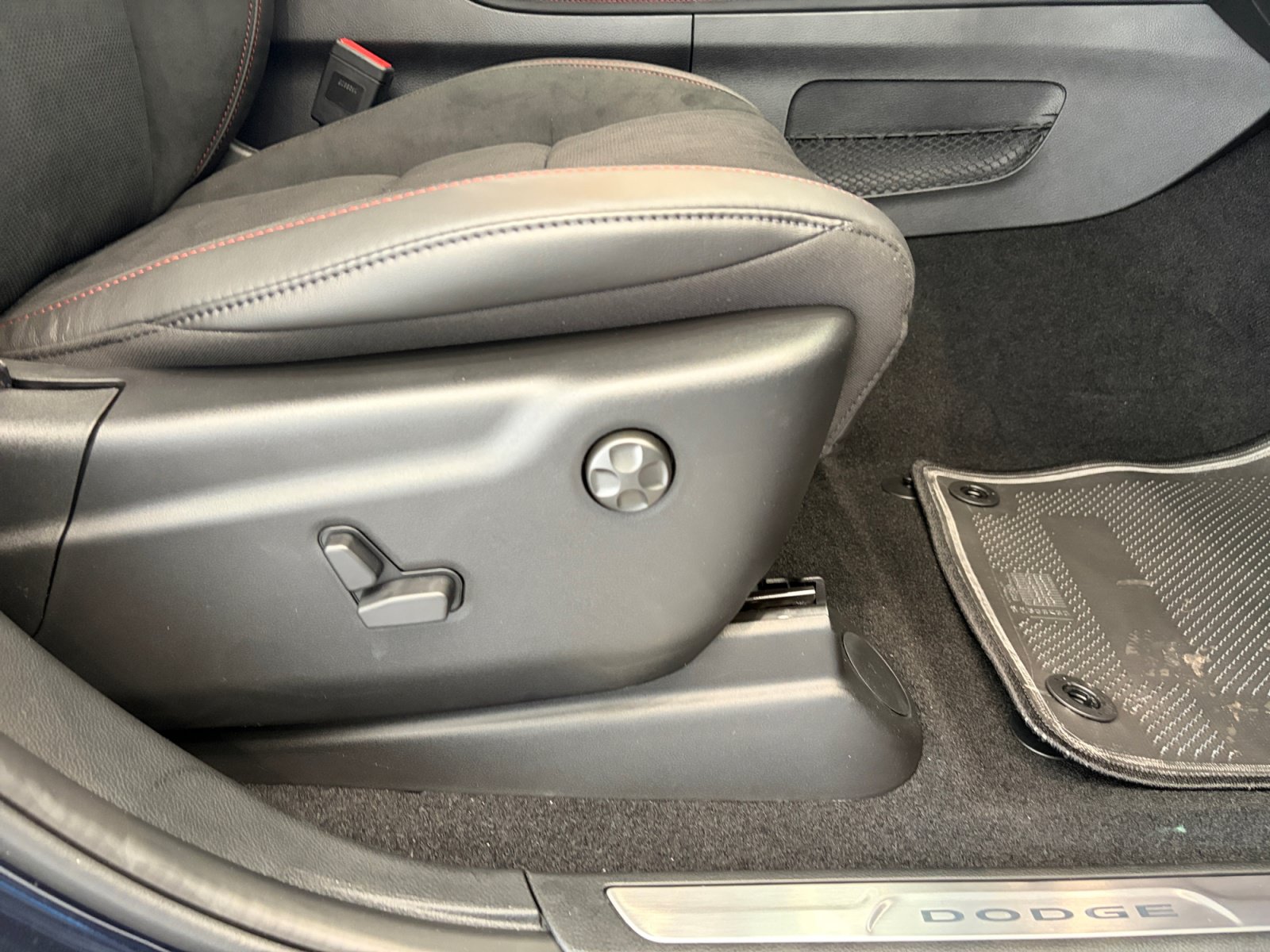 New 2027 Dodge Durango GT AWD/4WD image 31