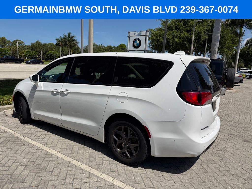 Used 2019 Chrysler Pacifica Touring Plus w/ Advanced Safetytec Group FWD image 12