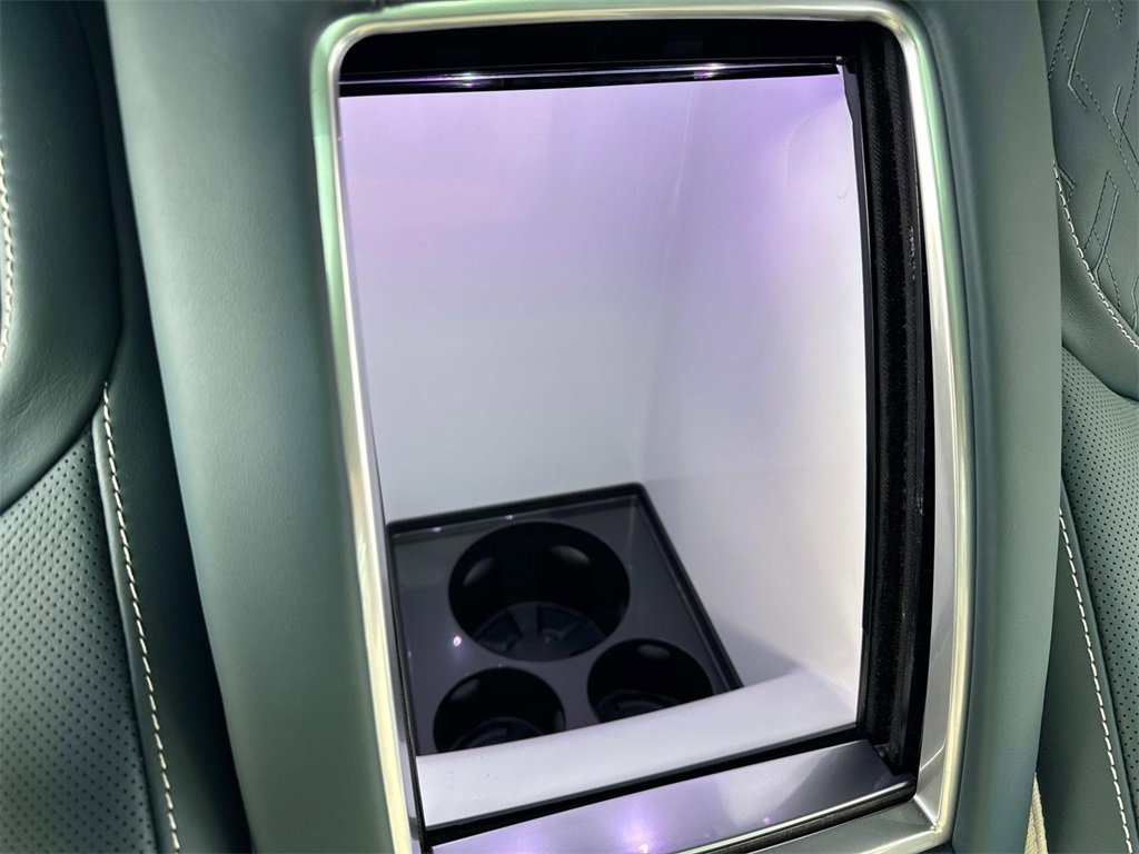 New 2025 Land Rover Range Rover SV image 18