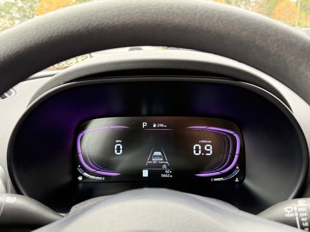 Used 2025 Kia Soul LX image 17