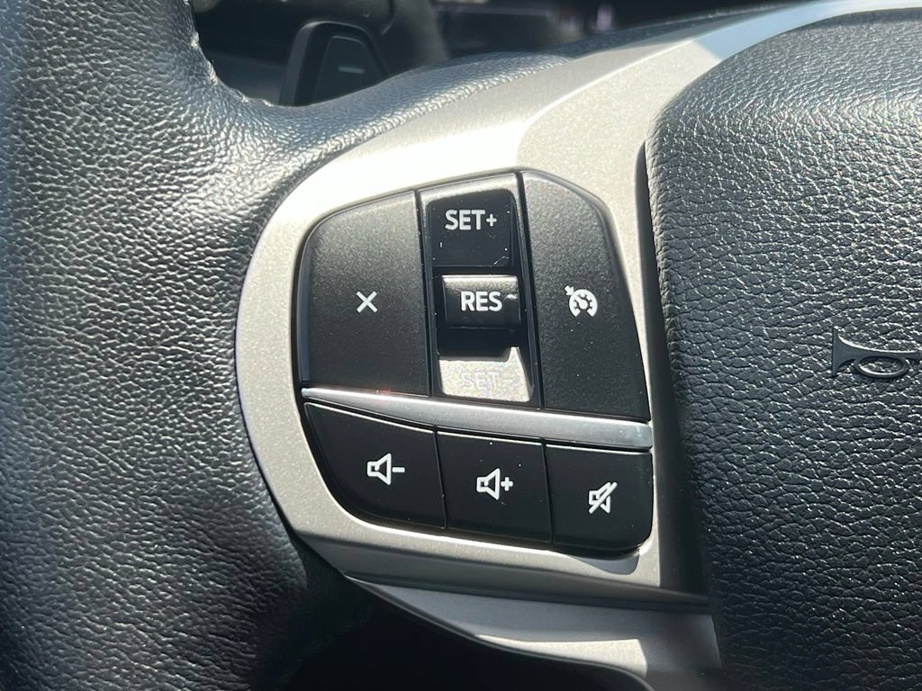 Used 2021 Ford Explorer XLT w/ Equipment Group 202A AWD/4WD image 36