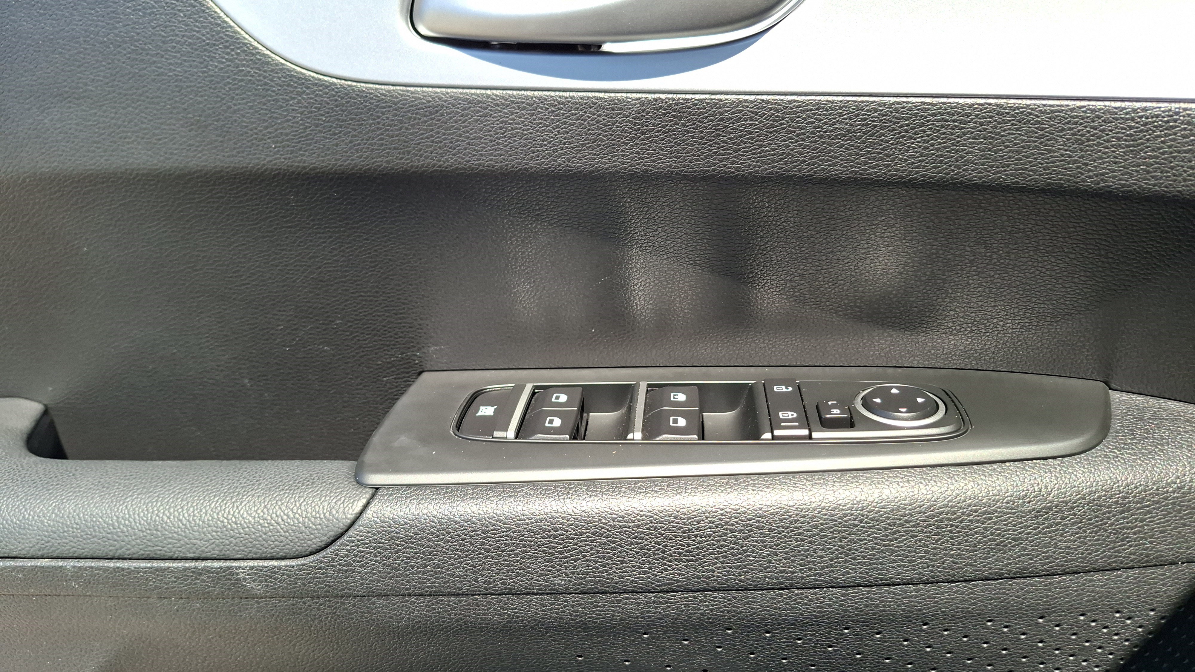 Used 2024 Kia Forte LXS image 16