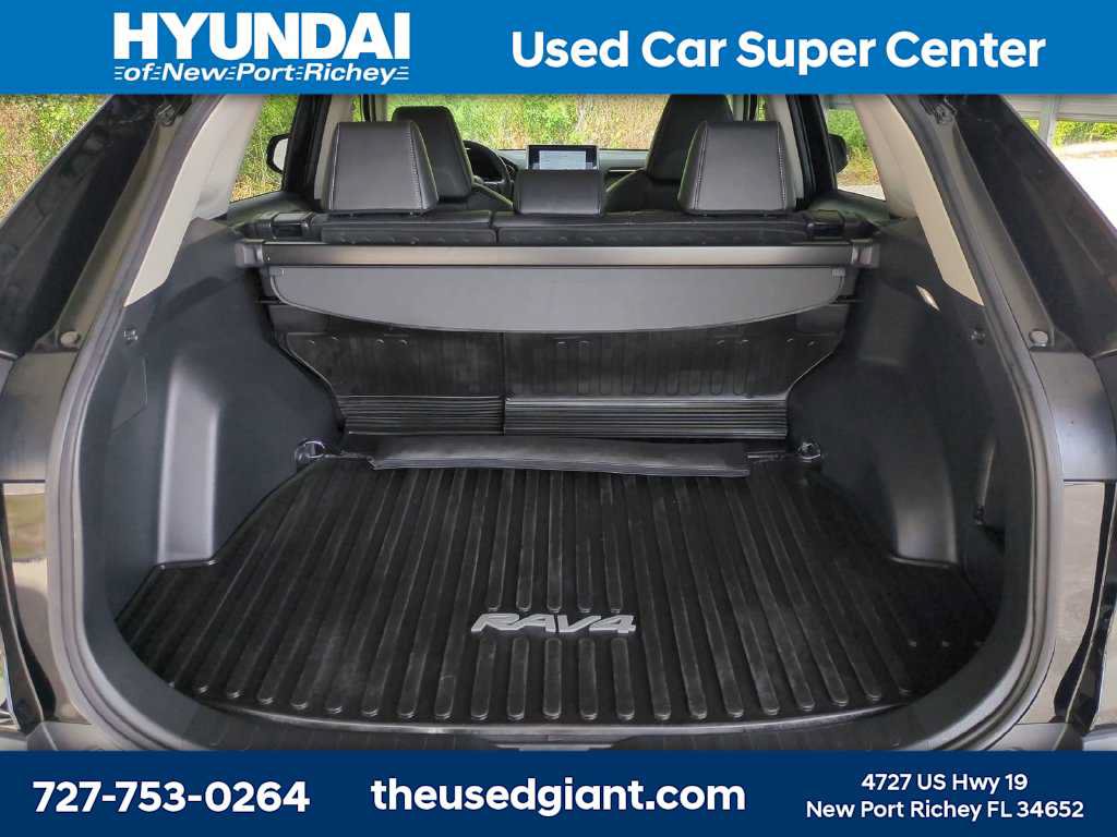 Used 2023 Toyota RAV4 XLE Premium FWD image 11