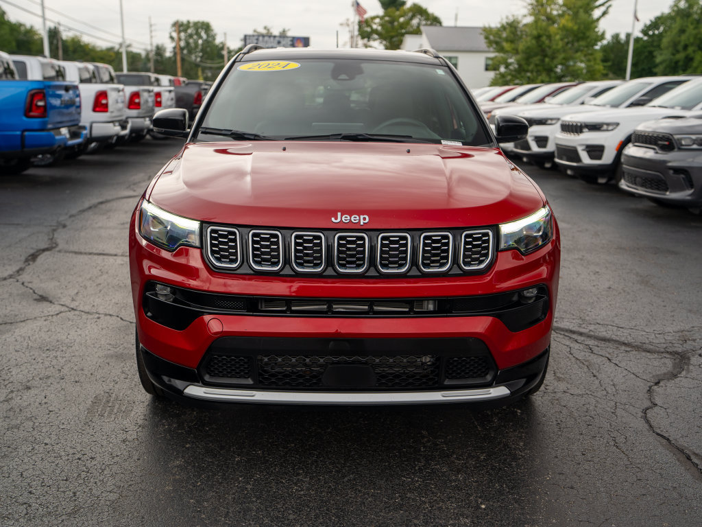 Used 2024 Jeep Compass Limited w/ Elite Group AWD/4WD image 3