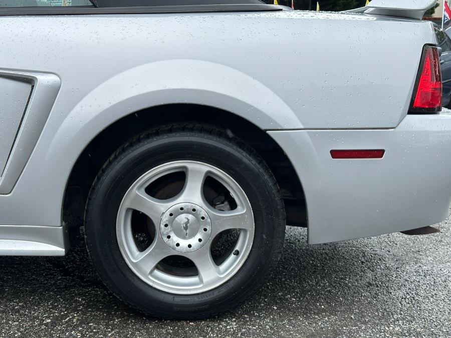 Used 2003 Ford Mustang Premium RWD image 29