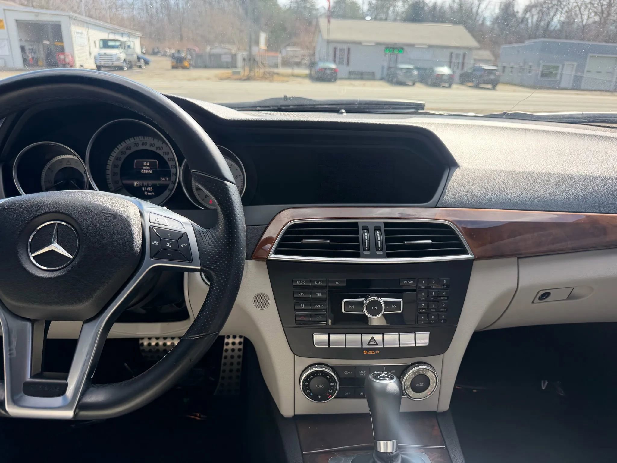 Used 2013 Mercedes-Benz C 250 Sedan image 31