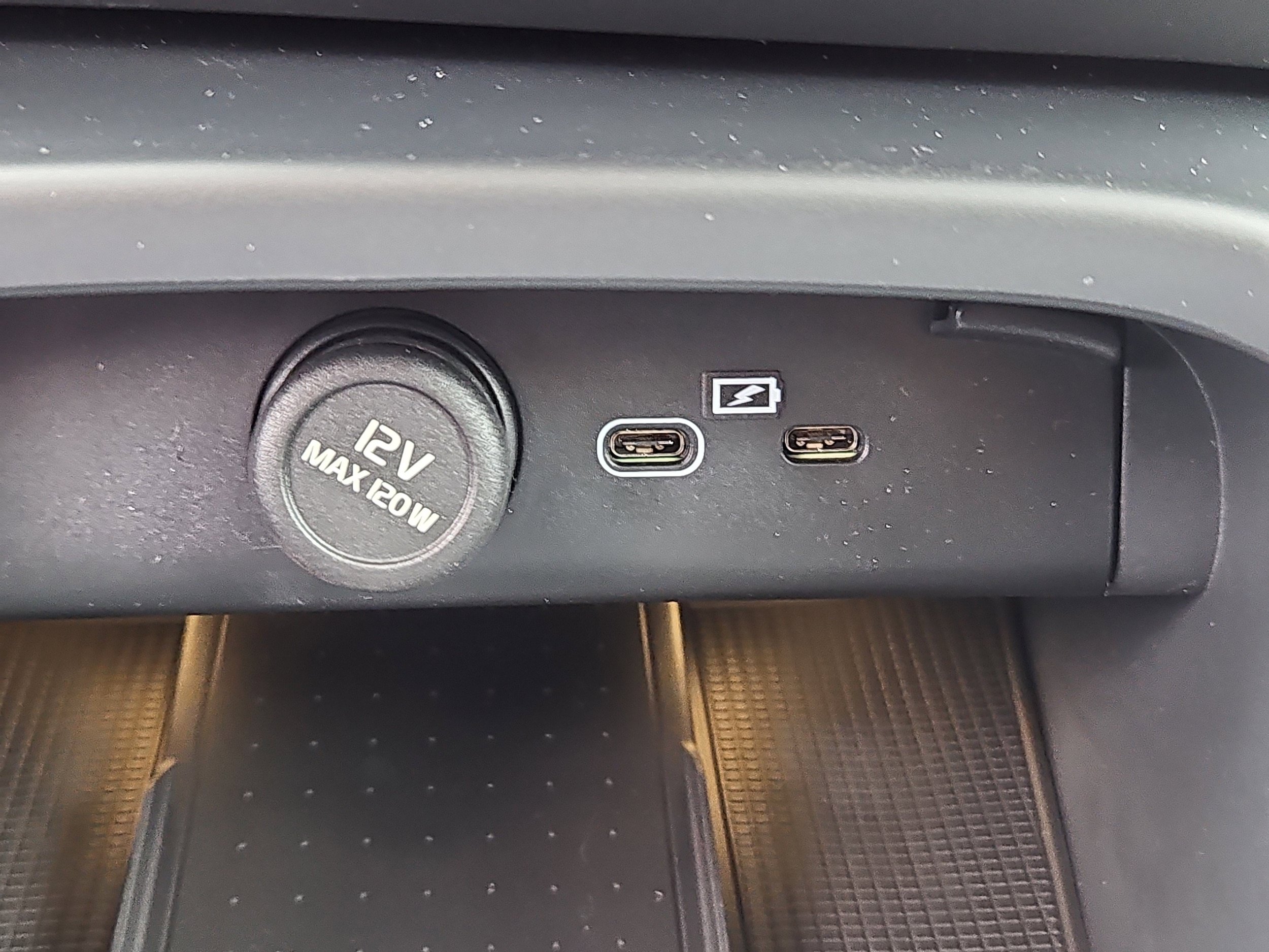 New 2026 Volvo XC40 B5 Ultra w/ Protection Package Premier AWD/4WD image 8