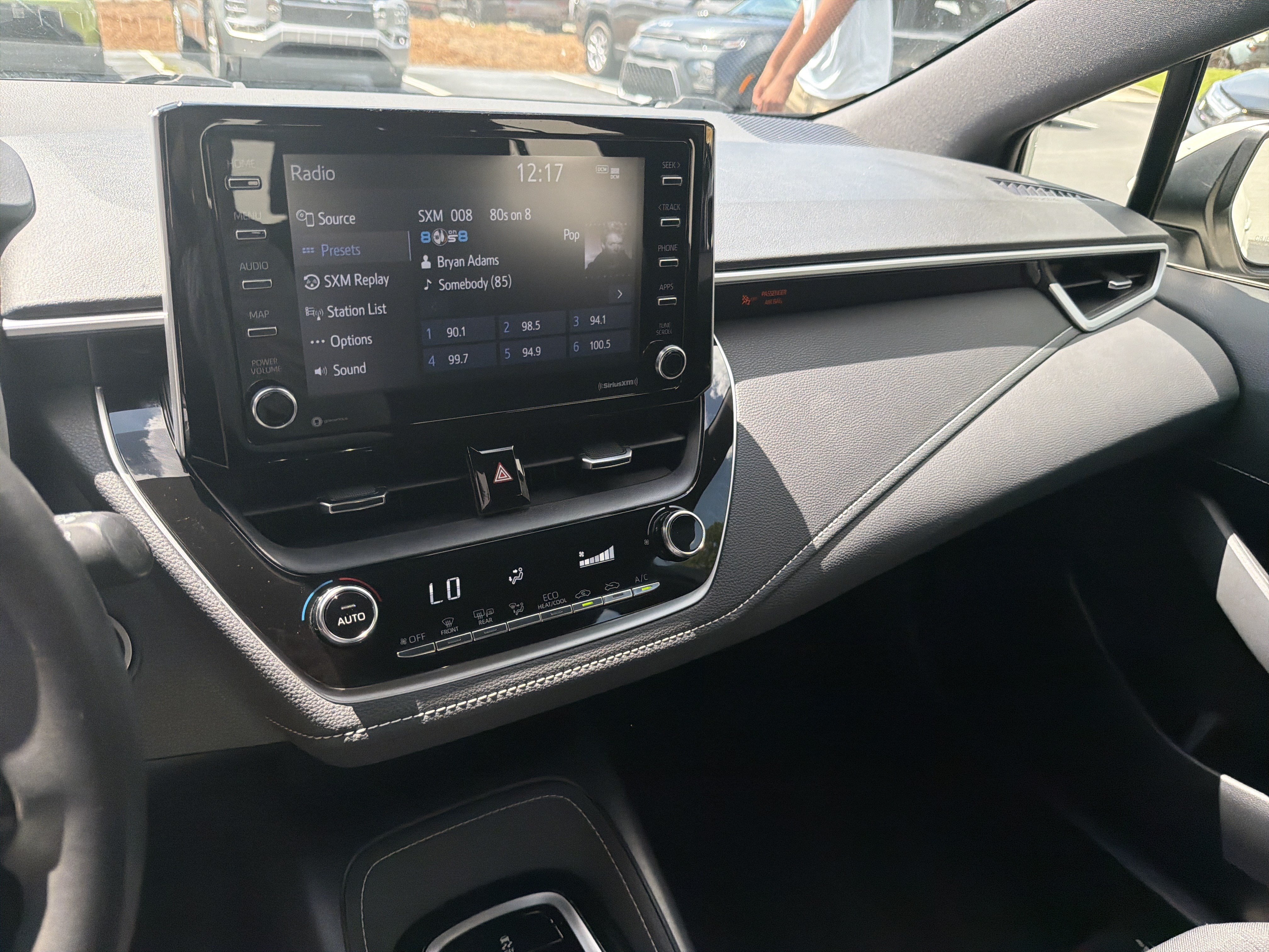 Used 2020 Toyota Corolla SE FWD image 28