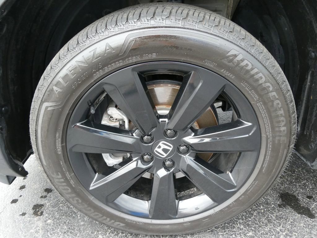 Used 2025 Honda Pilot Black Edition image 10