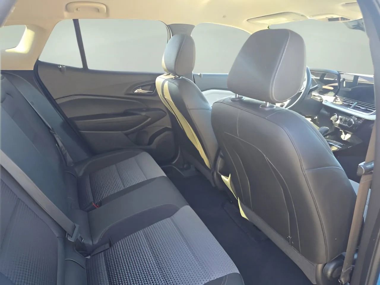 Used 2025 Chevrolet Trax LT w/ Driver Confidence Package image 19