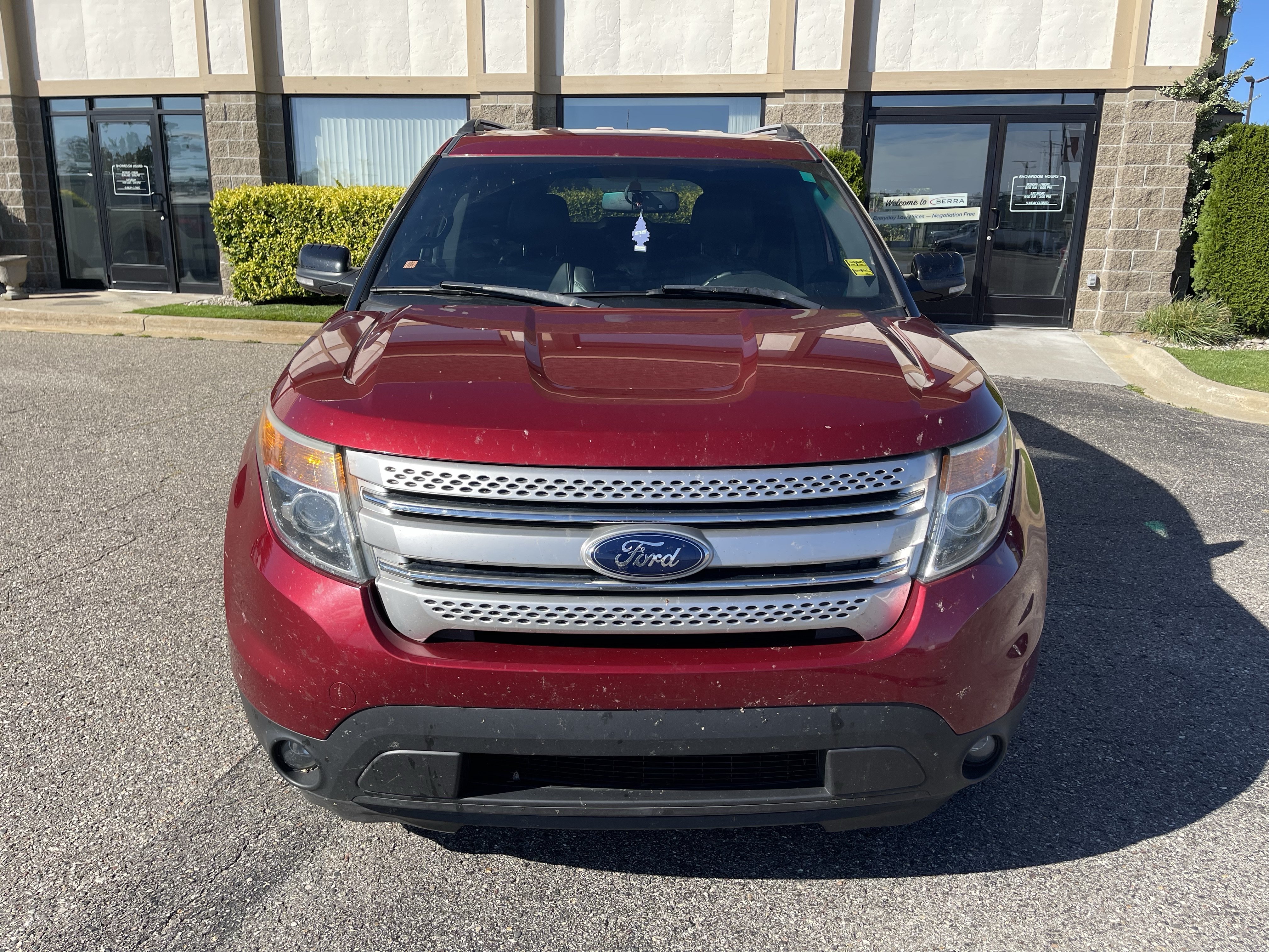 Used 2014 Ford Explorer XLT w/ Equipment Group 202A AWD/4WD image 9