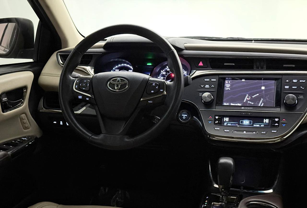 Used 2013 Toyota Avalon Limited w/ Technology Pkg FWD image 27