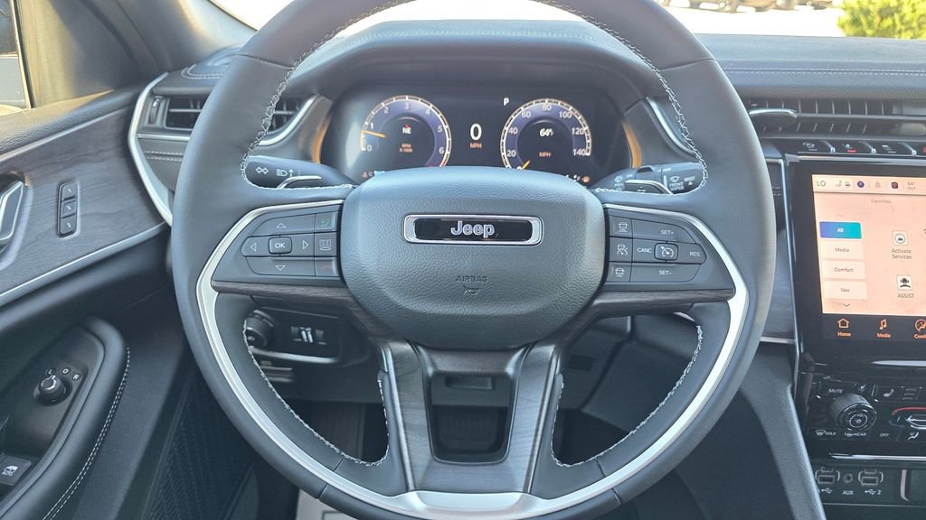 New 2025 Jeep Grand Cherokee Limited w/ Black Appearance Package image 28