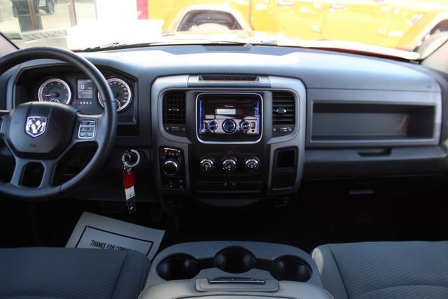 Used 2017 RAM 1500 Express AWD/4WD image 11