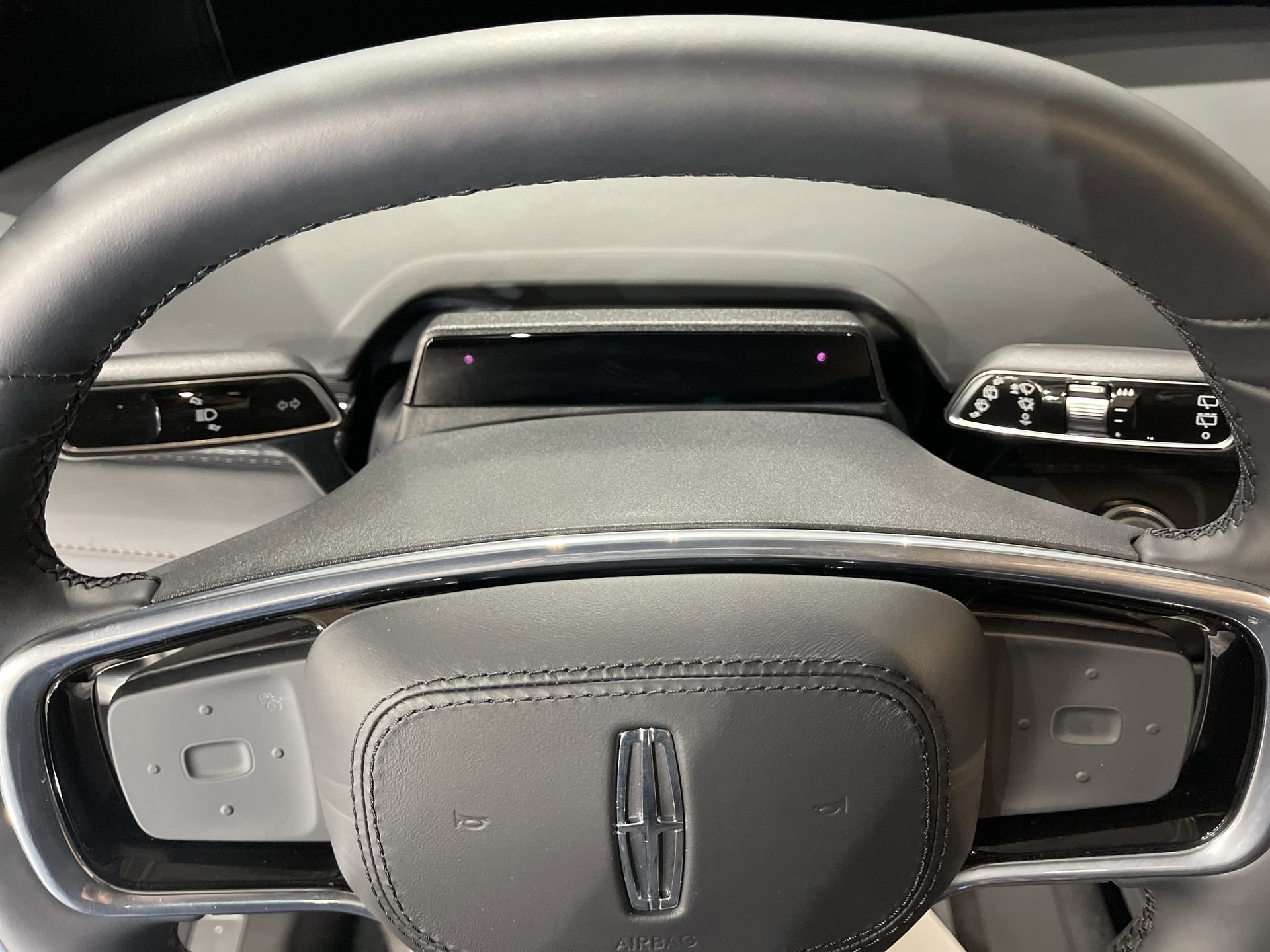 New 2024 Lincoln Nautilus Reserve w/ Equipment Group 202A image 25