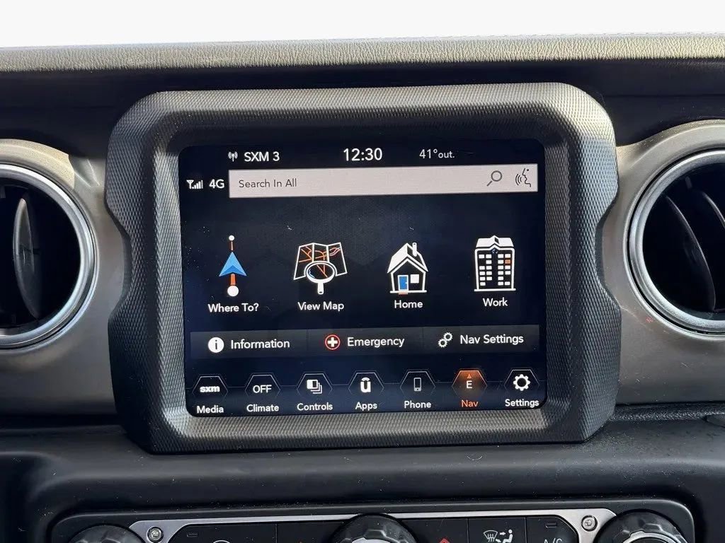 Used 2021 Jeep Gladiator Overland w/ Uconnect 4C Nav & Sound Group image 23