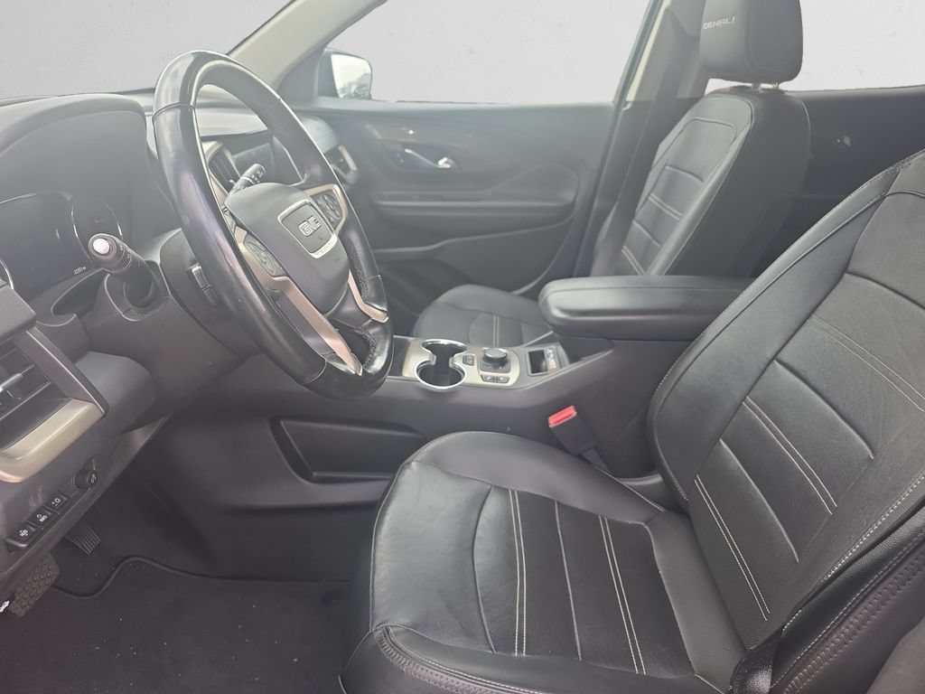 Used 2023 GMC Terrain Denali w/ Denali Premium Package AWD/4WD image 11