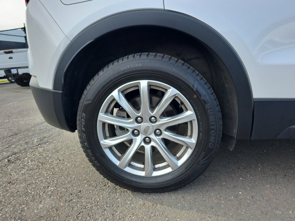 Used 2021 Cadillac XT4 Luxury w/ Cold Weather Package AWD/4WD image 13