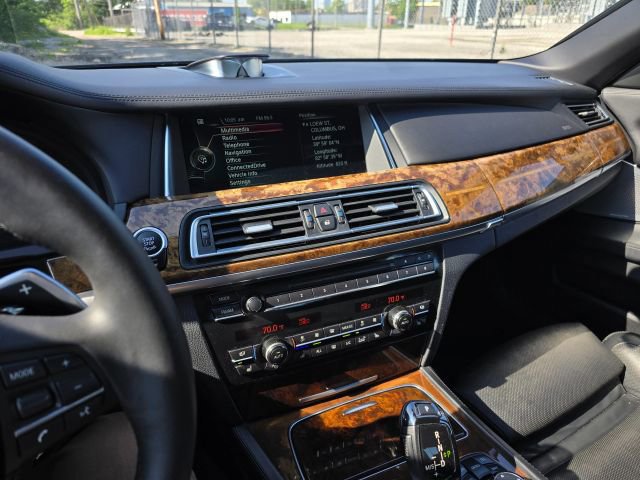 Used 2013 BMW 750Li xDrive AWD/4WD image 26