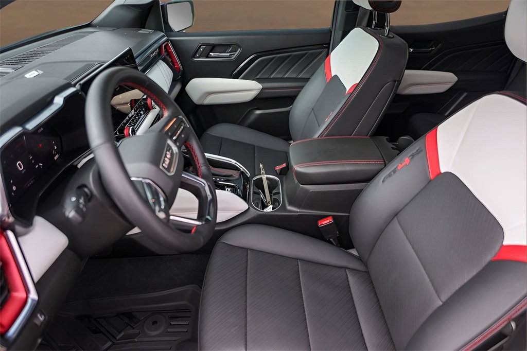 Used 2024 GMC Canyon AT4X image 10