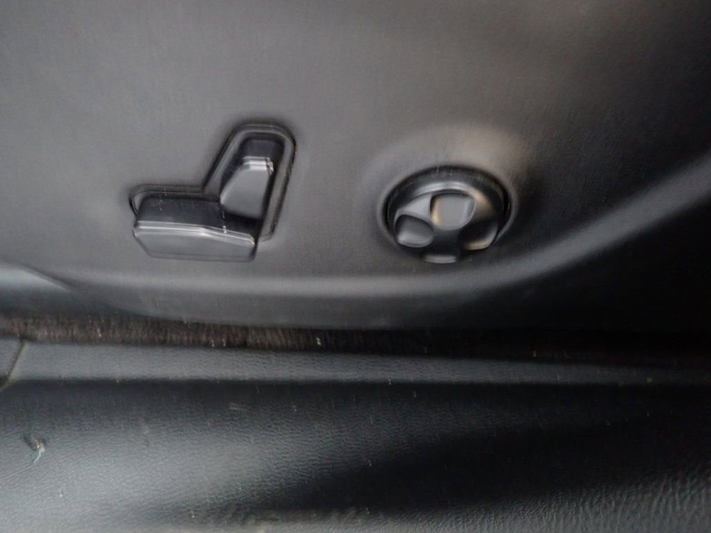 Used 2016 Jeep Cherokee Limited image 21