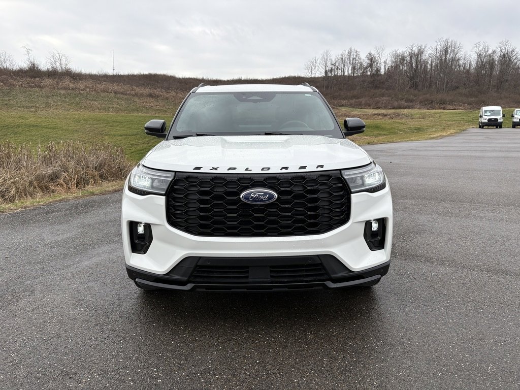 Used 2025 Ford Explorer ST-Line image 8