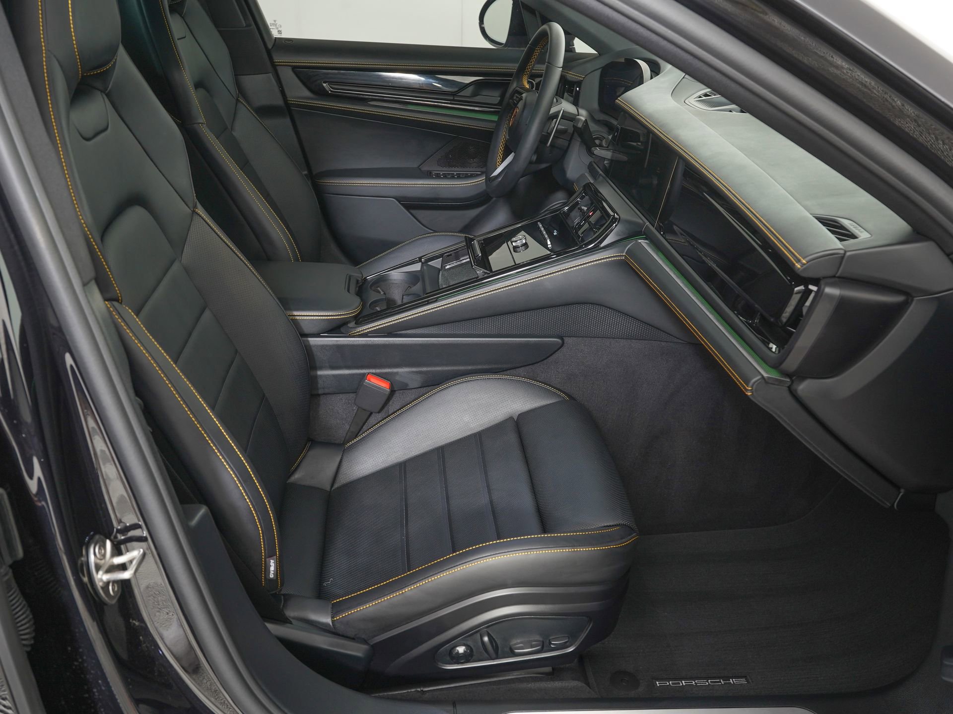 Used 2026 Porsche Panamera 4 AWD/4WD image 6