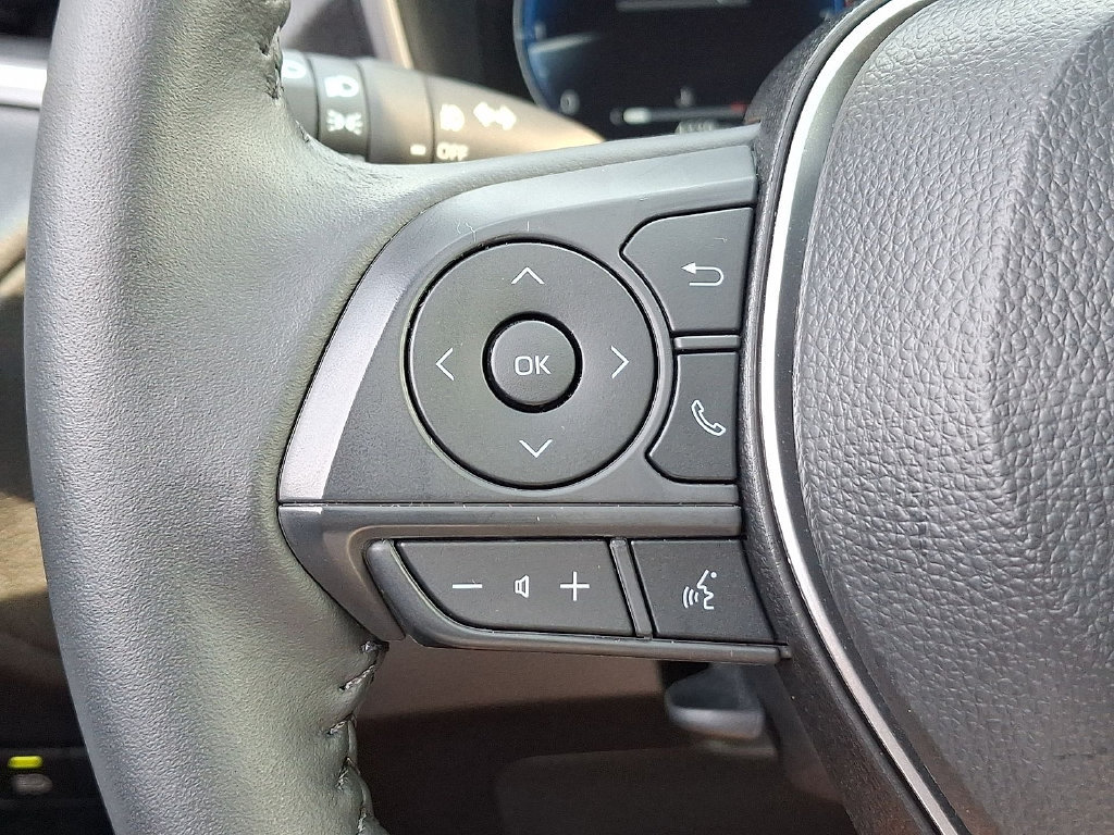Used 2026 Toyota Corolla Cross XLE w/ Convenience Package FWD image 22