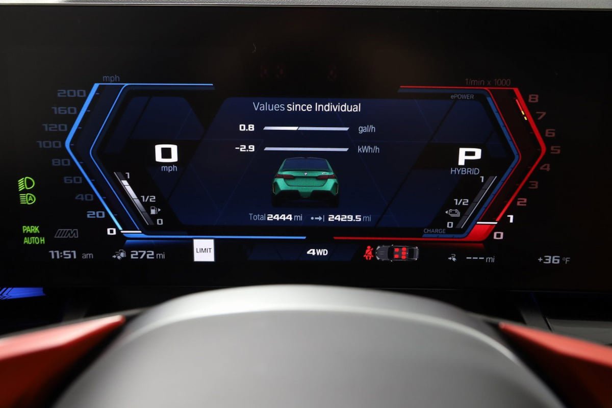 Used 2025 BMW M5 w/ Carbon Package image 26