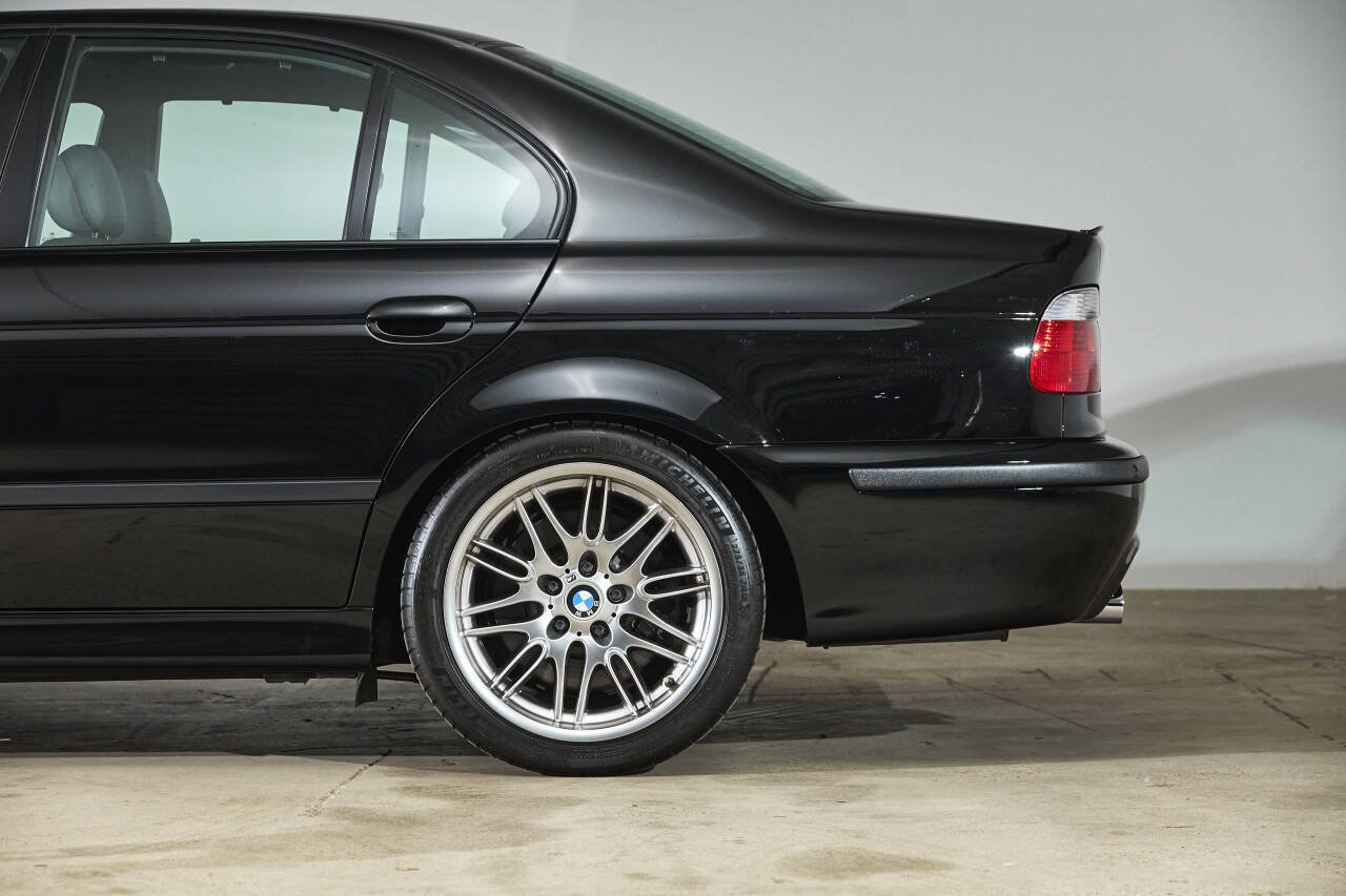 Used 2003 BMW M5 RWD image 26
