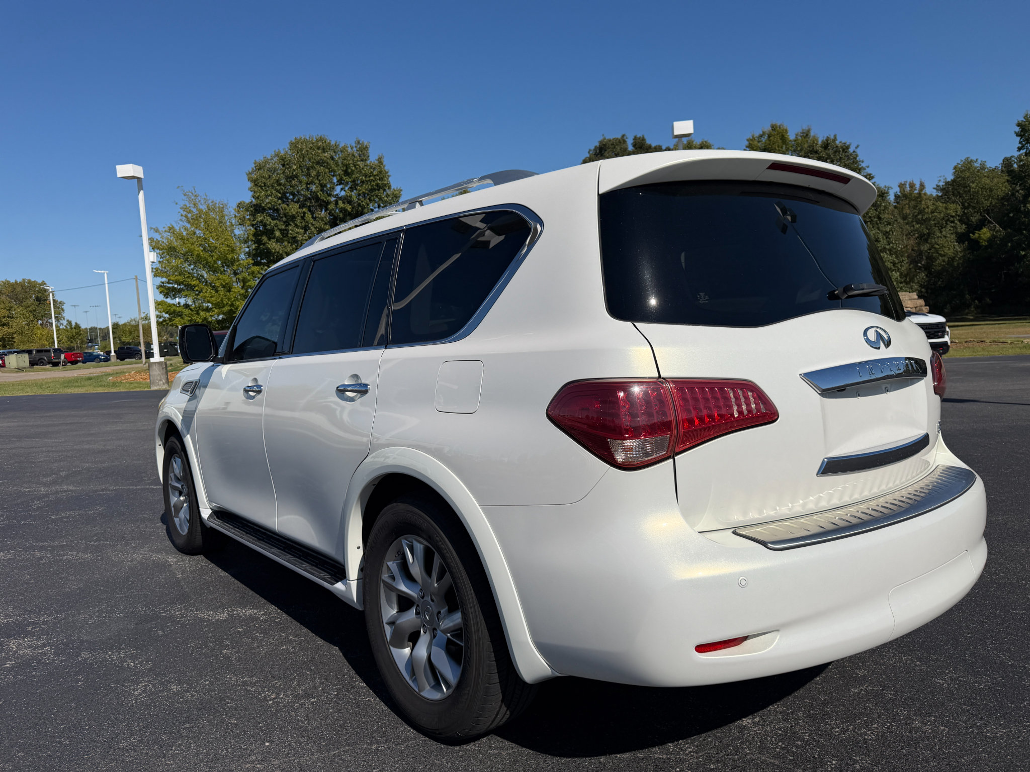 Used 2013 INFINITI QX56 4WD w/ Theater Pkg image 5