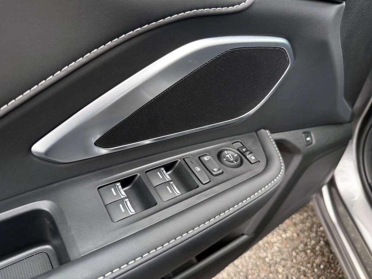 Used 2026 Acura RDX SH-AWD image 18