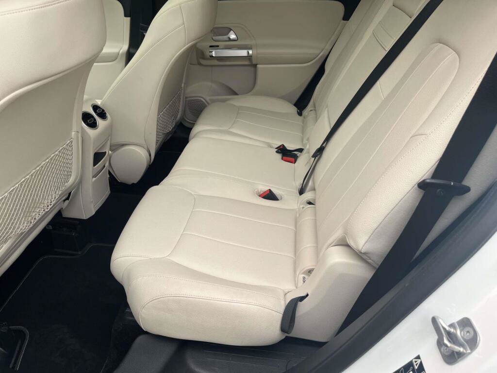 Used 2023 Mercedes-Benz GLB 250 4MATIC image 18