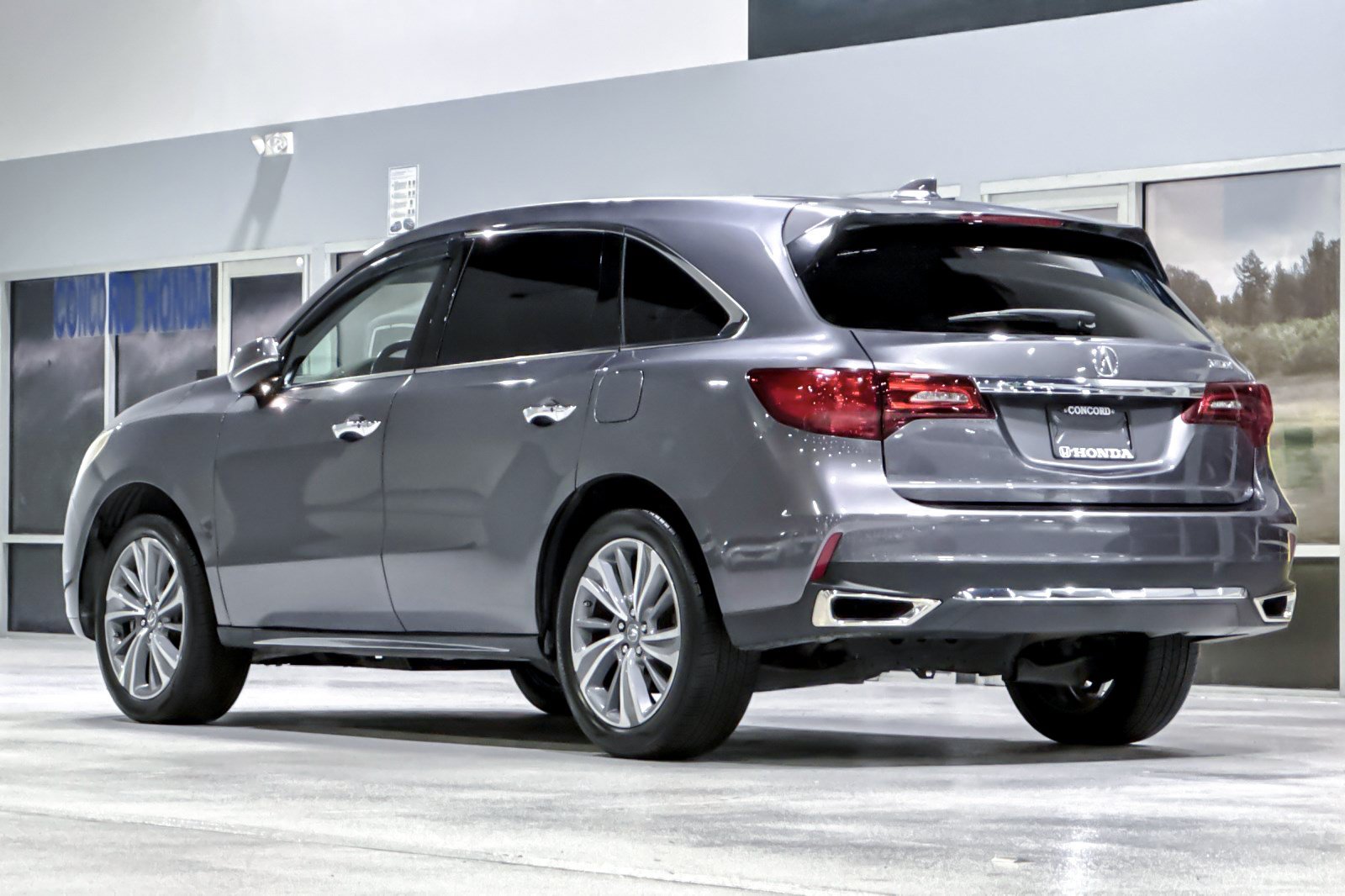 Used 2018 Acura MDX w/ Technology Package FWD image 3
