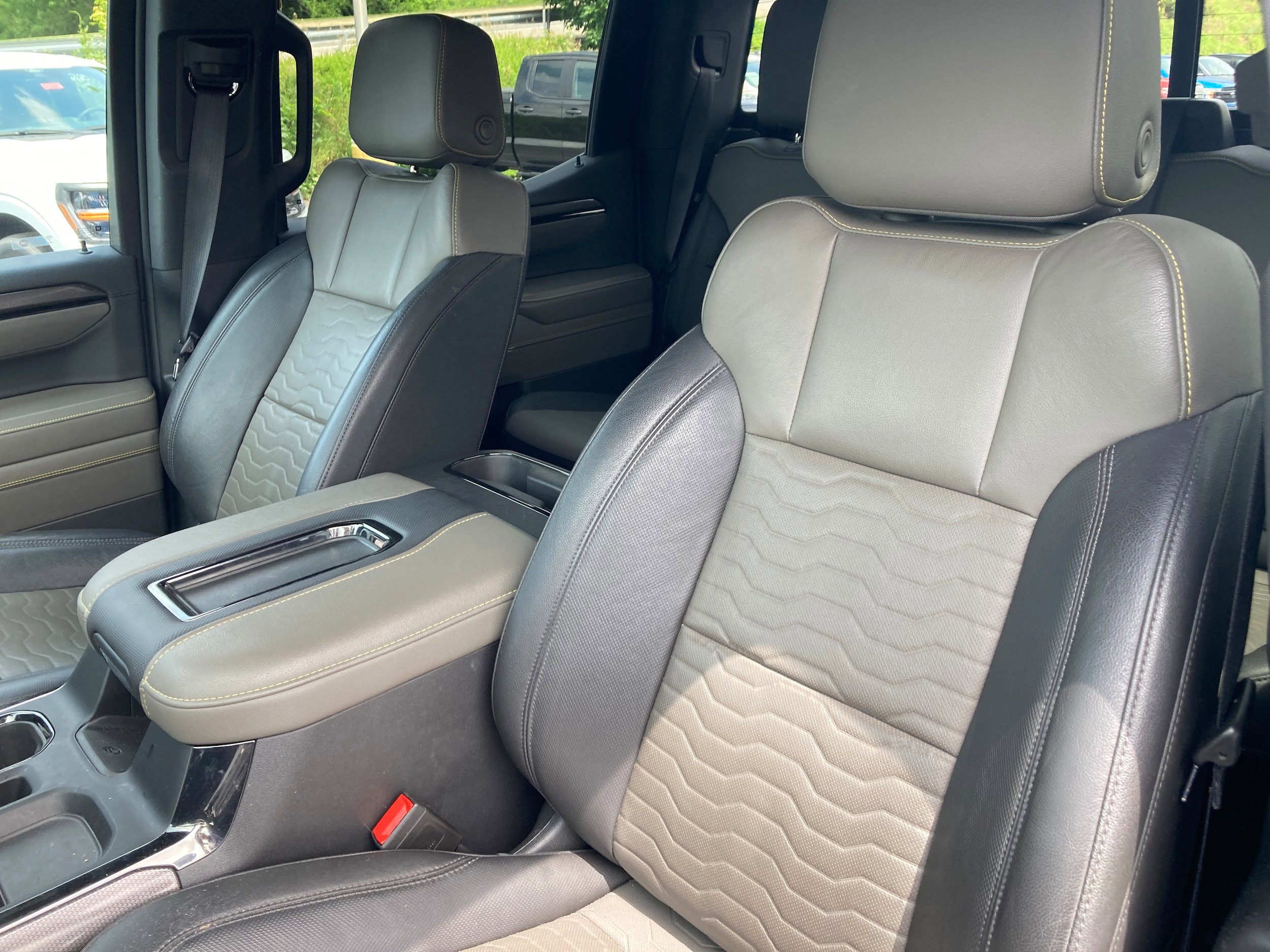 Used 2022 Chevrolet Silverado 1500 ZR2 w/ Technology Package image 7