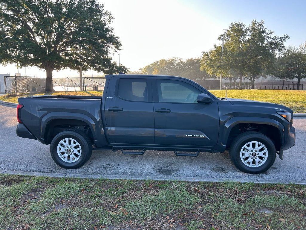 Certified 2025 Toyota Tacoma SR5 AWD/4WD image 6