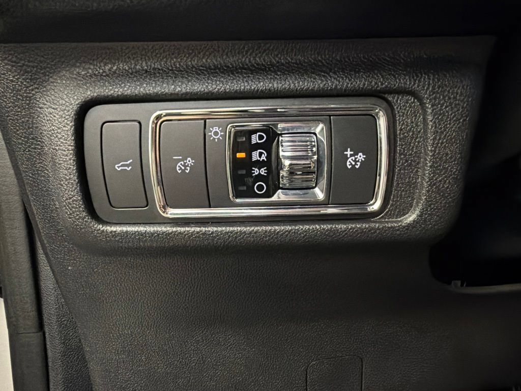 Used 2022 Lincoln Corsair AWD w/ Equipment Group 101A image 25