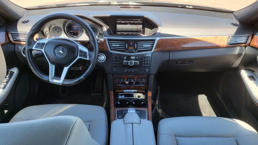 Used 2013 Mercedes-Benz E 350 Sedan image 27