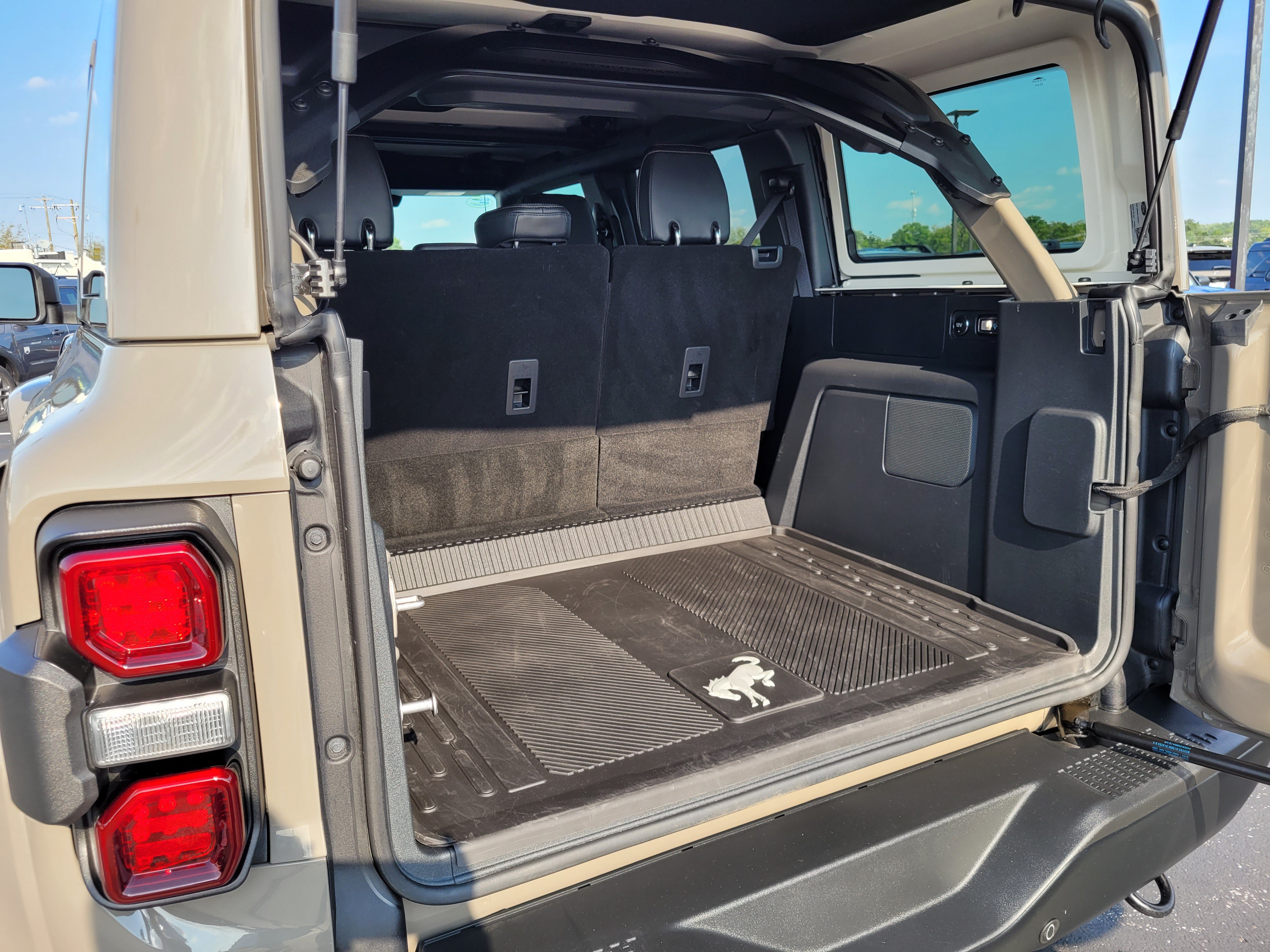 Used 2025 Ford Bronco Raptor AWD/4WD image 28