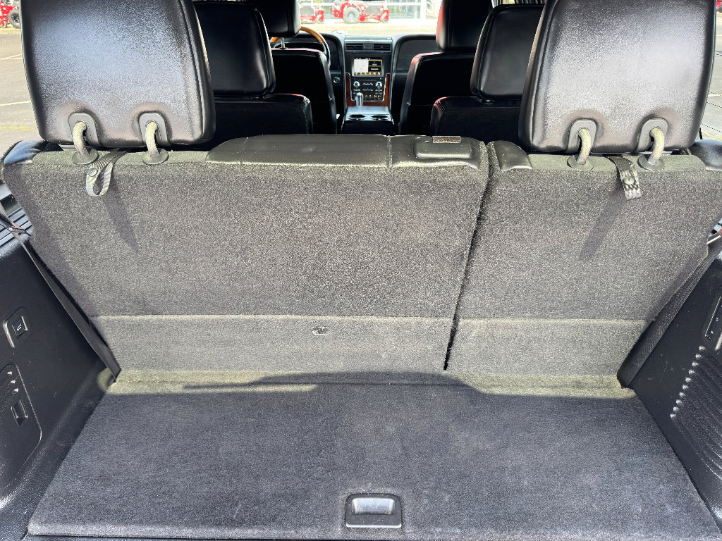 Used 2016 Lincoln Navigator Select AWD/4WD image 16