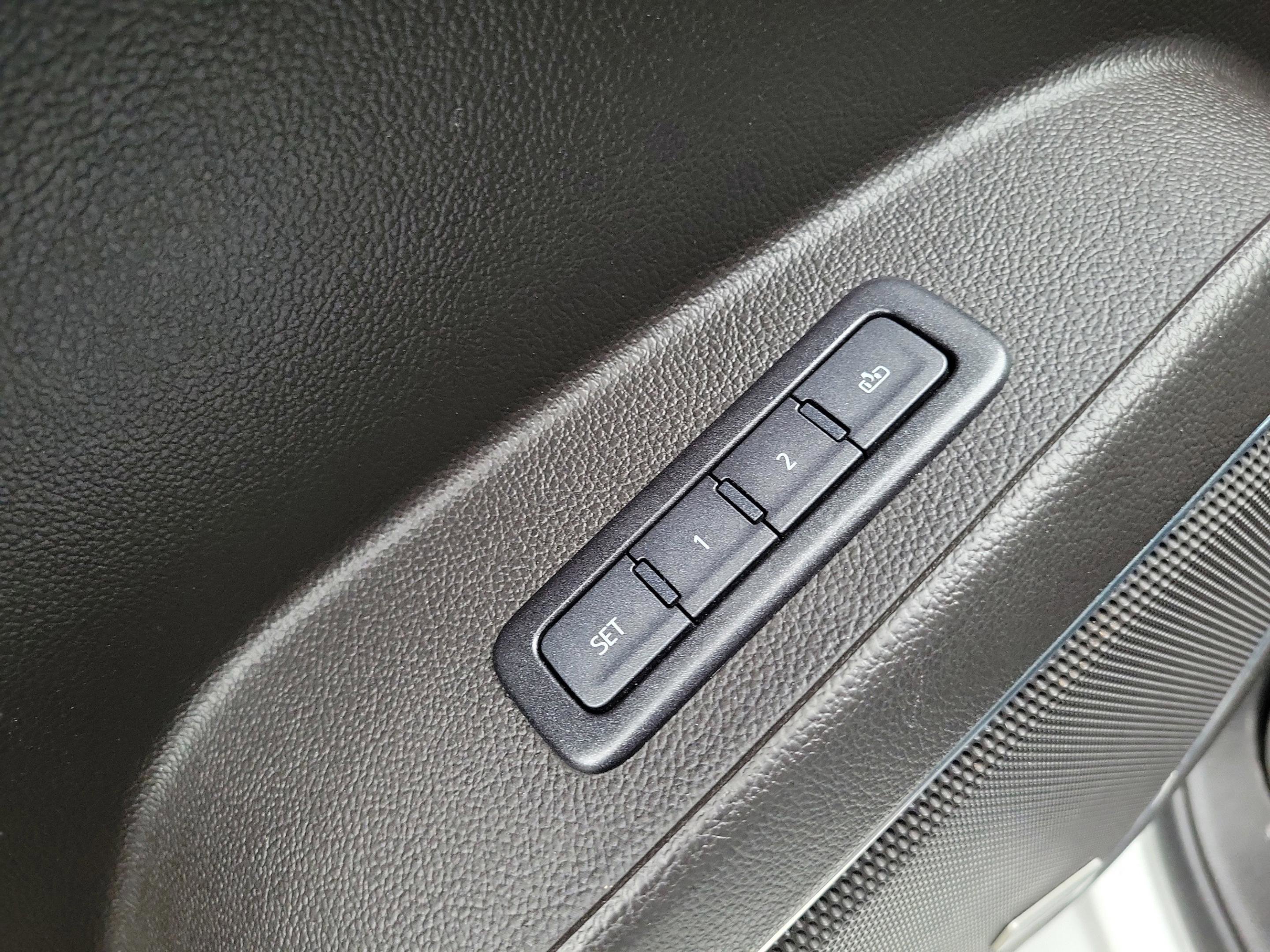 Used 2019 Chevrolet Suburban LT image 26